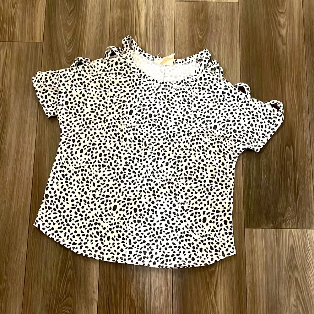 ❤️ 3 for $15 ❤️ Fantastic Fawn animal print shirt size small